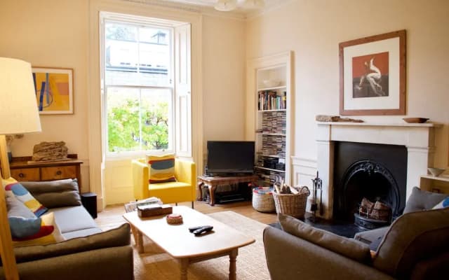 Stylish Georgian Apartment in Leith - photo 4