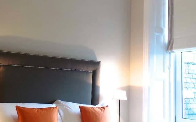 Antler Guest House - photo 2