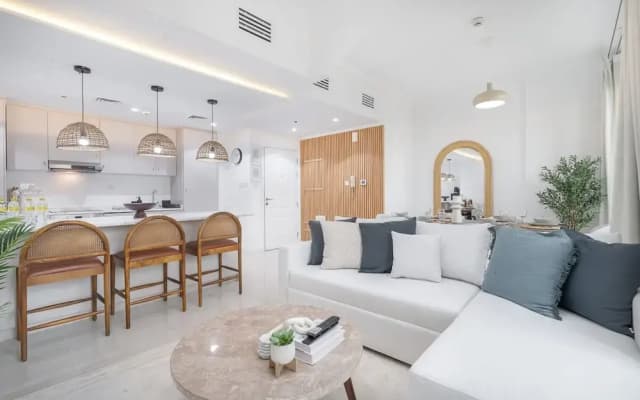 Charming and Cozy 2BR Stay in Dubai Marina - photo 5