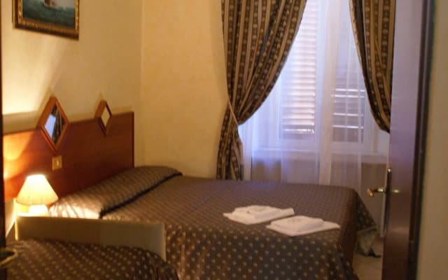 Hotel Farini - photo 3