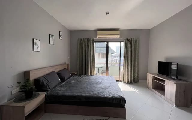 Emerald Hotel Chonburi - photo 3