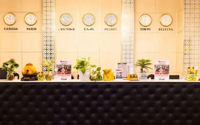 RedDoorz Truc Huyen Hotel - photo 2