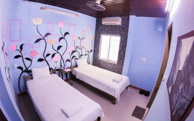 The Youth Hotel - photo 2
