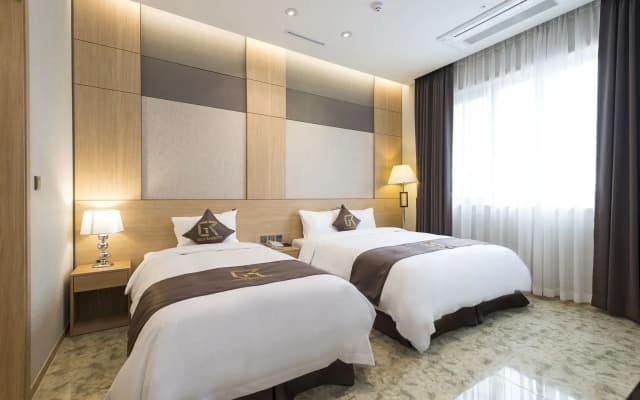 GoldRiver Hotel - photo 3