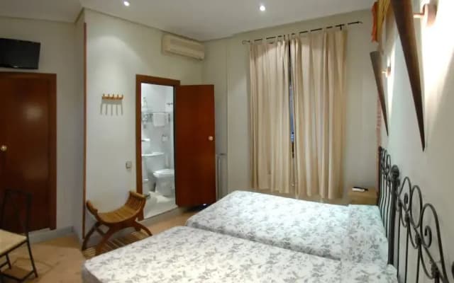 Hostal La Plata - photo 2