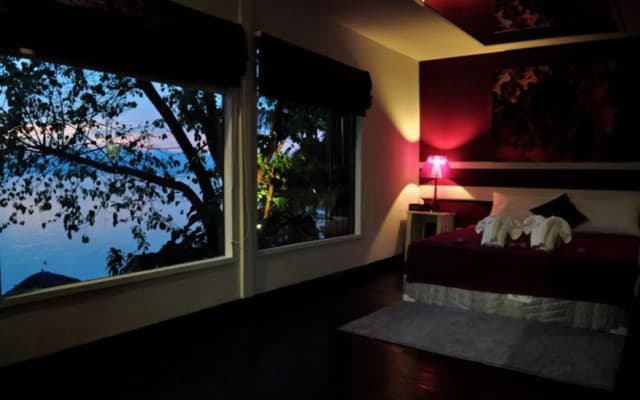 The Bay Resort & Restaurant - photo 3