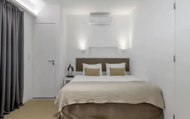 Momo Suites Acropolis by Aura Homes - photo 5