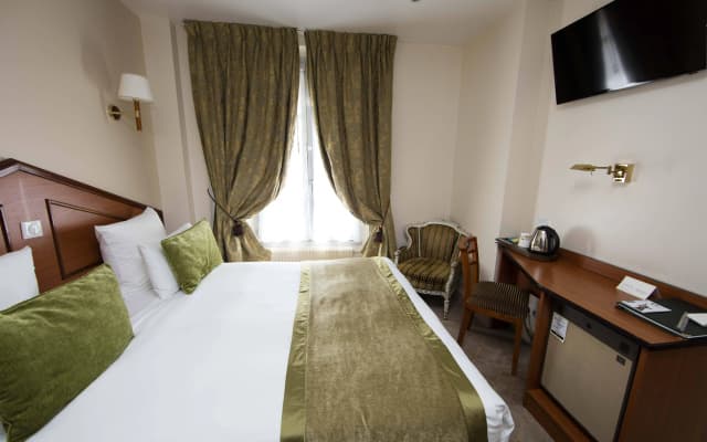 Queens Boutique Hotel - photo 5