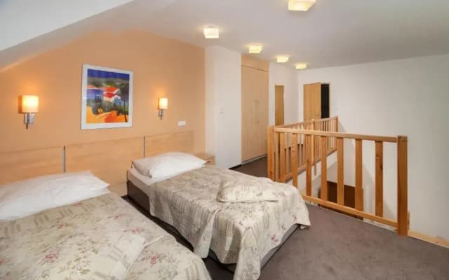 Hotel Chvalska Tvrz - photo 2