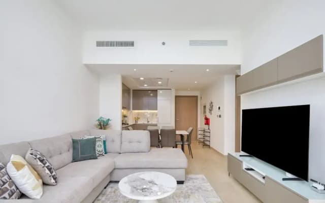 Exquisite Living in Riviera One Bedroom - photo 5