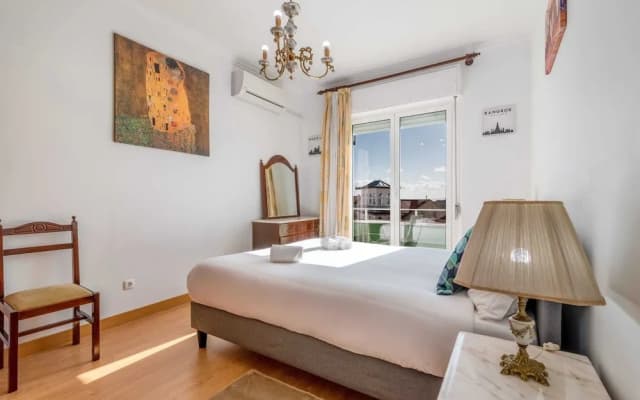 Guestready - Bright 2BR Apartment in the Heart of Graça - photo 3