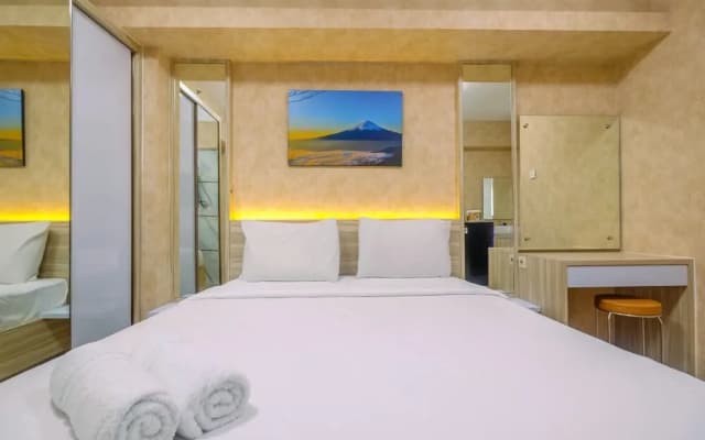 Elegant Studio (No Kitchen) Apartment at Green Bay Pluit - photo 3