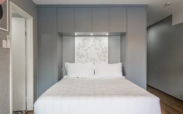 Chic Studio With Pool Overlooking the City - photo 3