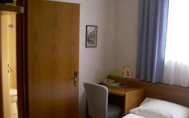 Strebersdorferhof - Essen Schlafen Leben - photo 2