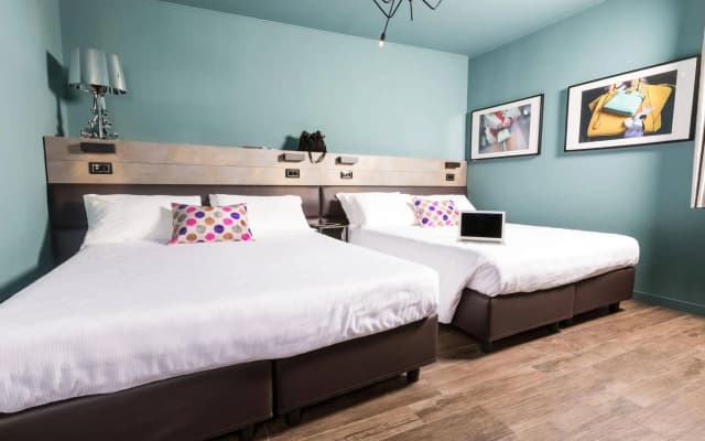 Globus Urban Hotel - photo 2