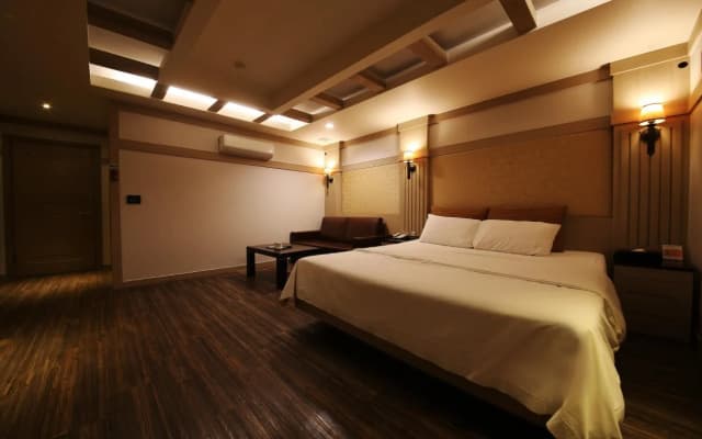Hotel Valentine - photo 5