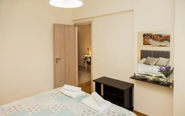 Restfull Fully Renovated Apartment in Thisio - photo 5