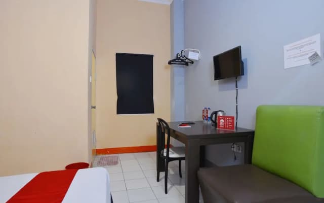 ZEN Rooms Basic Near Pasar Baru - photo 4