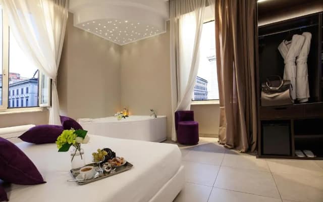 Roman Holidays Boutique - photo 3