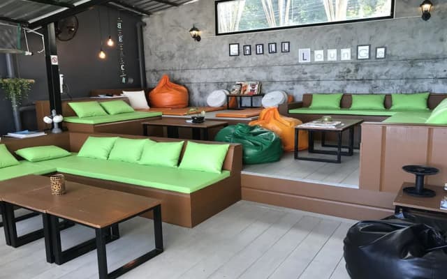 Chill Inn Beach Cafe & Hostel - photo 2