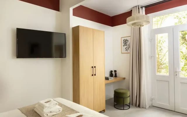 Elegance & Comfort With A/C in the Heart of 11th - photo 5