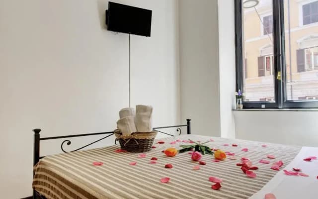 Ad Hoc Guesthouse - photo 5