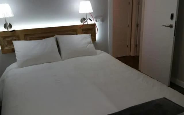 Diezmadrid Hostal - photo 2