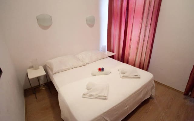Oktogon Apartment - photo 4