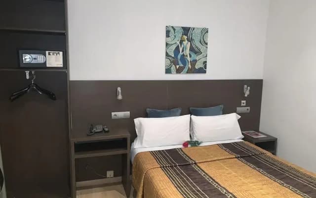 Ciudad Condal Hostal - photo 3