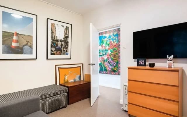 Waterfront Apartment Brimming With Inspirational Artwork - photo 5