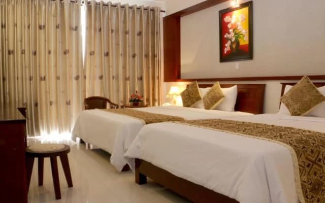 City Hotel 18 Luu Van Lang - photo 4