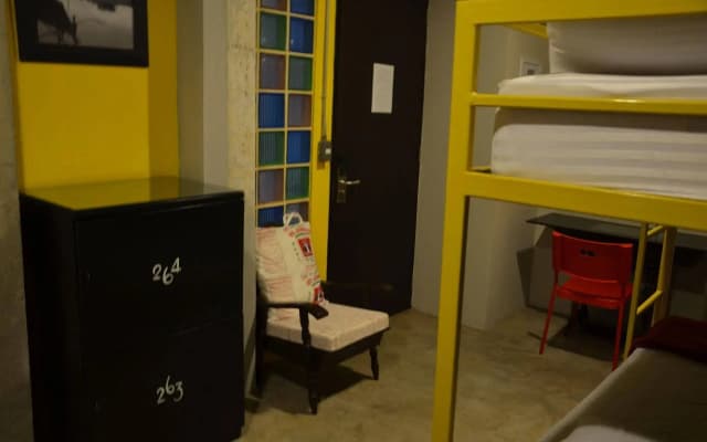 Silom Art Hostel - photo 4