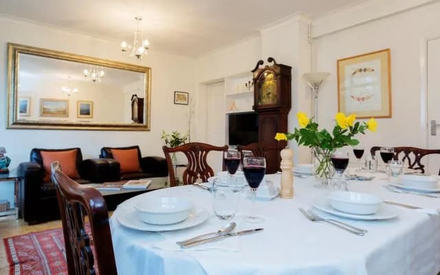 Veeve  Charming 3 Bedroom House Solna Avenue Putney - photo 5