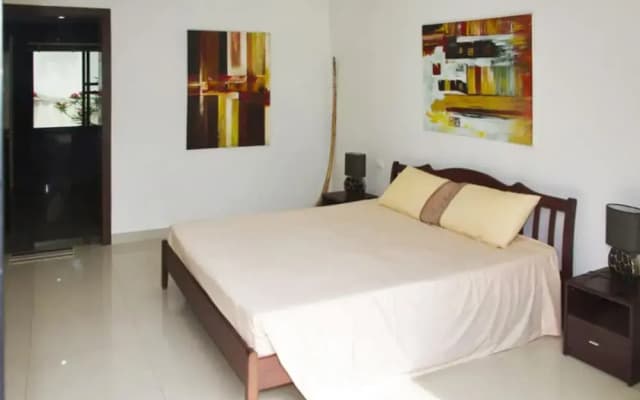 Villa With 4 Bedrooms in Rawai Phuket, With Private Pool, Enclosed Gar - photo 4