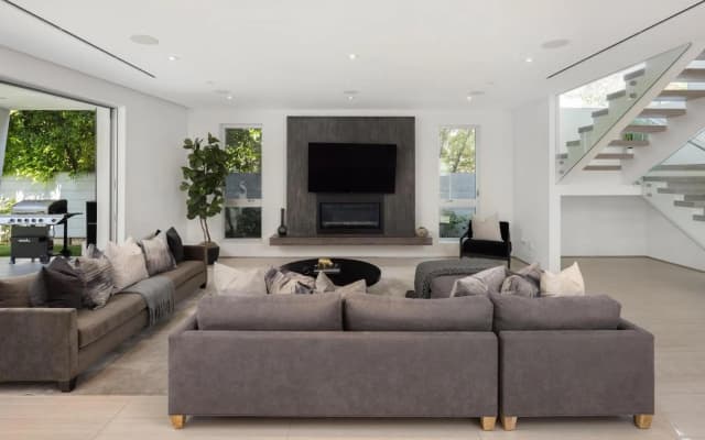 Alfred Villa - photo 3