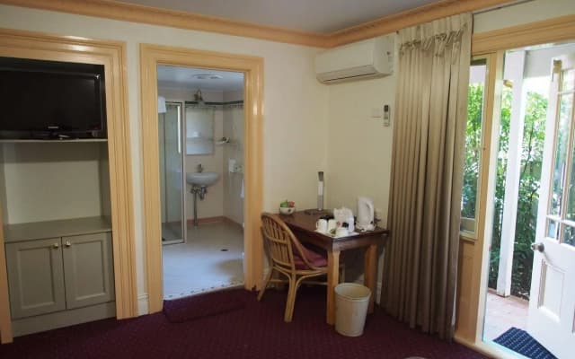McLaren Hotel - photo 2