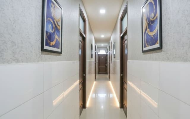 Shri Sai Guest House - Opp Azadpur Main Mandi - photo 2
