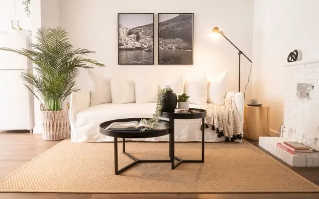 Stylish 1 Bedroom Apartment Near Beach - photo 3