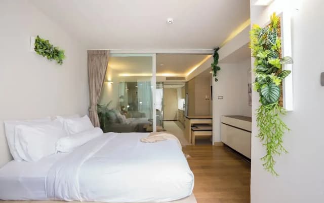 Beachside Chic Coastal Hideaway - photo 2