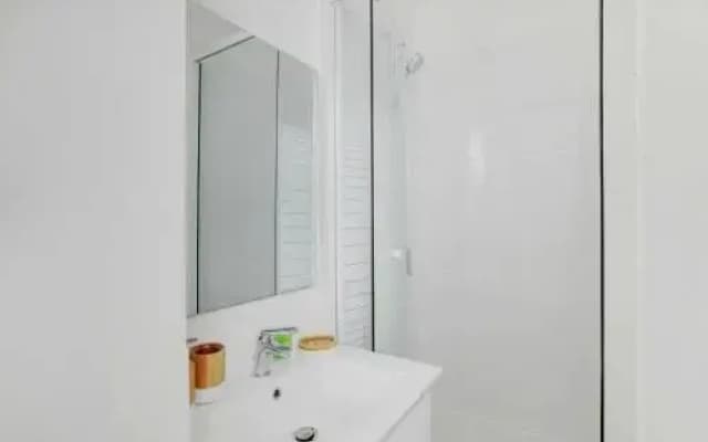 Magnifique Studio 1BR/4P - Guy Moquet / Brochant - photo 5