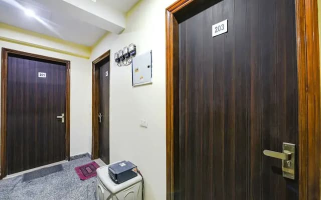 FabHotel Dwarka Residency - photo 3