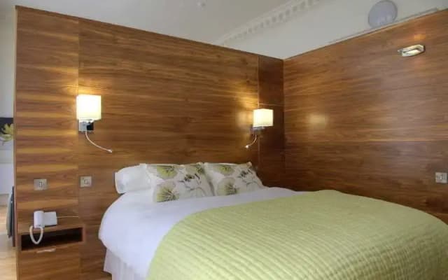 10 Clarendon Crescent - photo 5