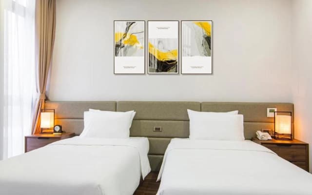 Western Skyline Hotel - photo 3