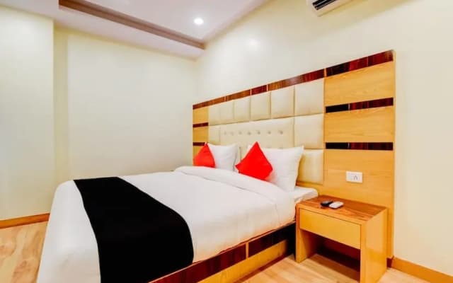 Hotel Lord Krishna Palace - photo 4