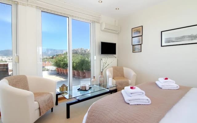 Stylish studio loft with Superb balcony - photo 4