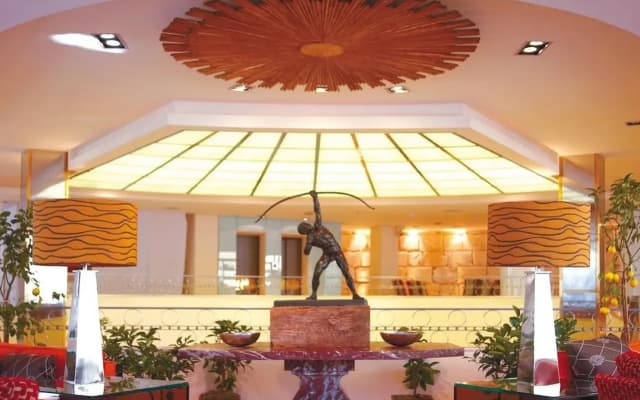 Hesperia Presidente Hotel - photo 2