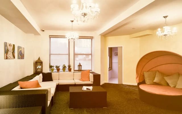 Q4 Hotel & Hostel - photo 2