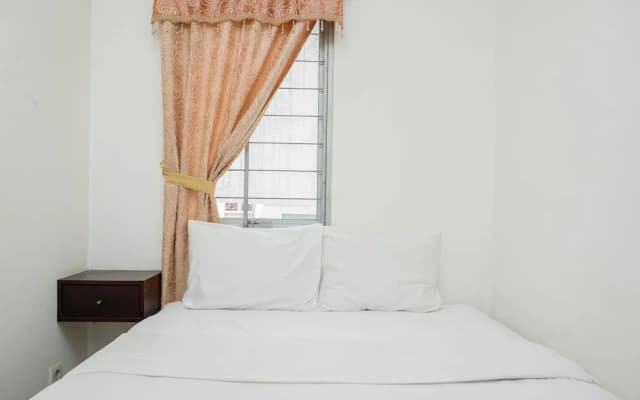Classic and Warm 2BR Gading Mediterania Apartment - photo 2