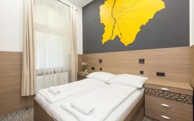 E14 Design Hostel - photo 3