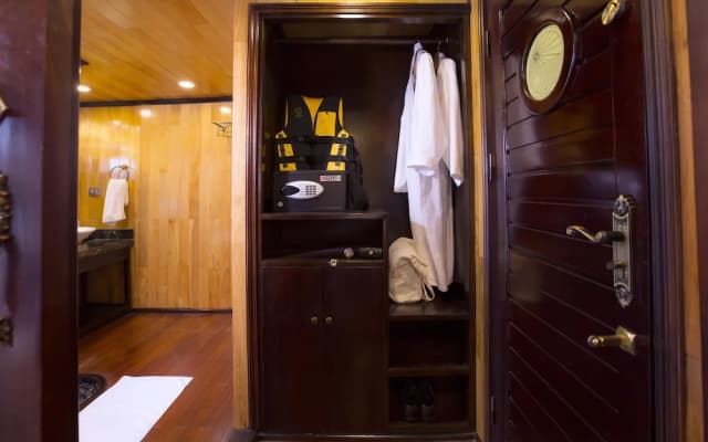 Hera Cruises - photo 3